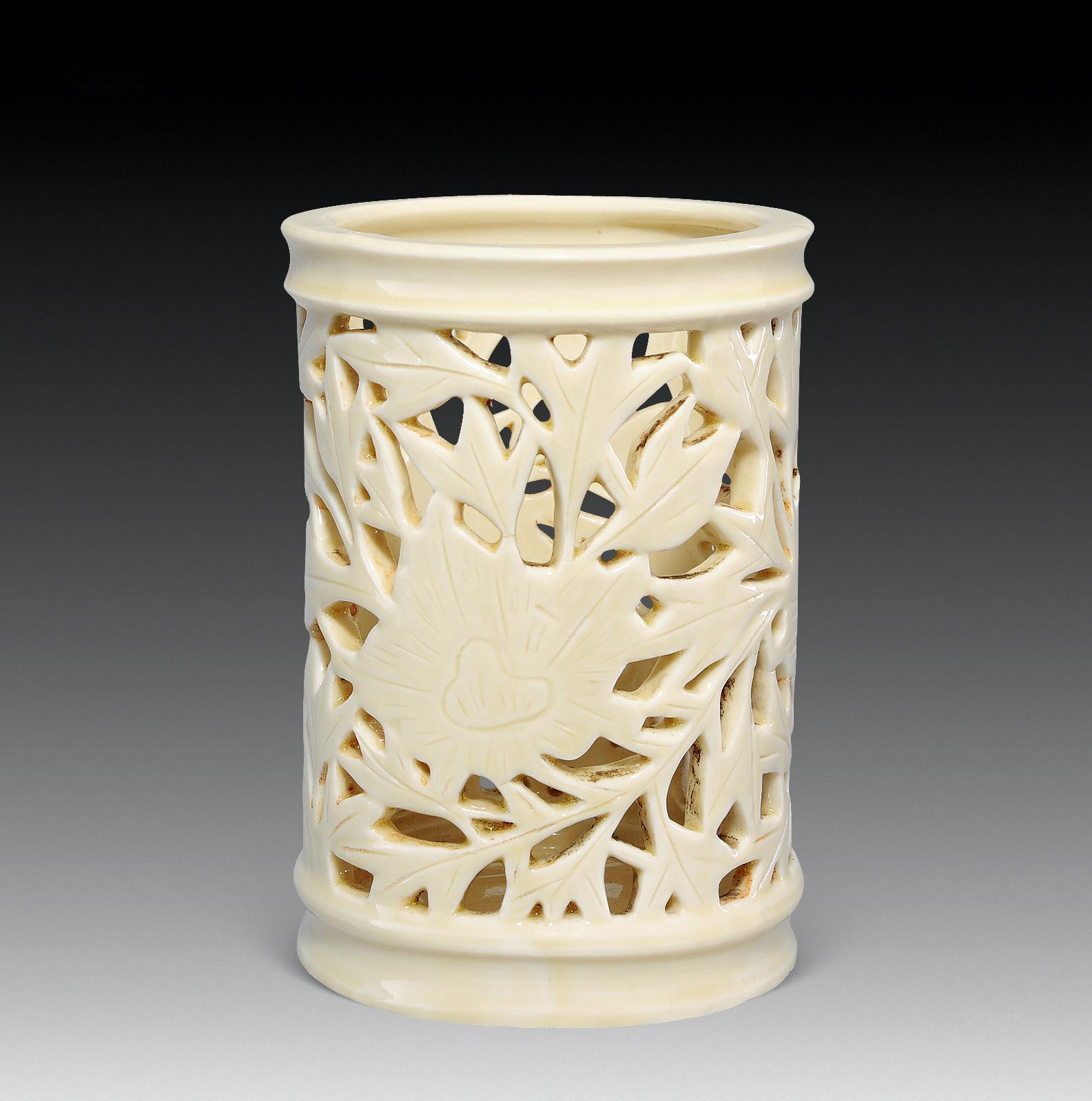 德化窑空花笔筒 | 艺典同步拍