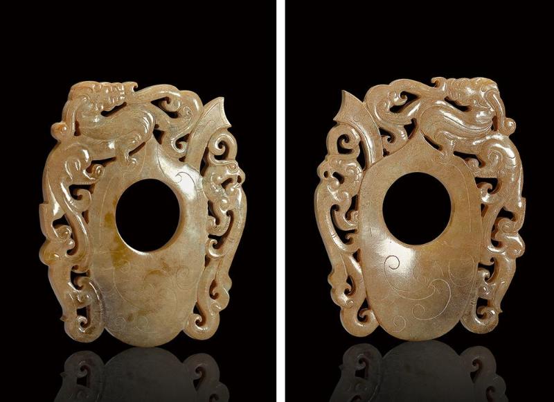 明 旧玉黄土沁龙凤纹鸡心佩