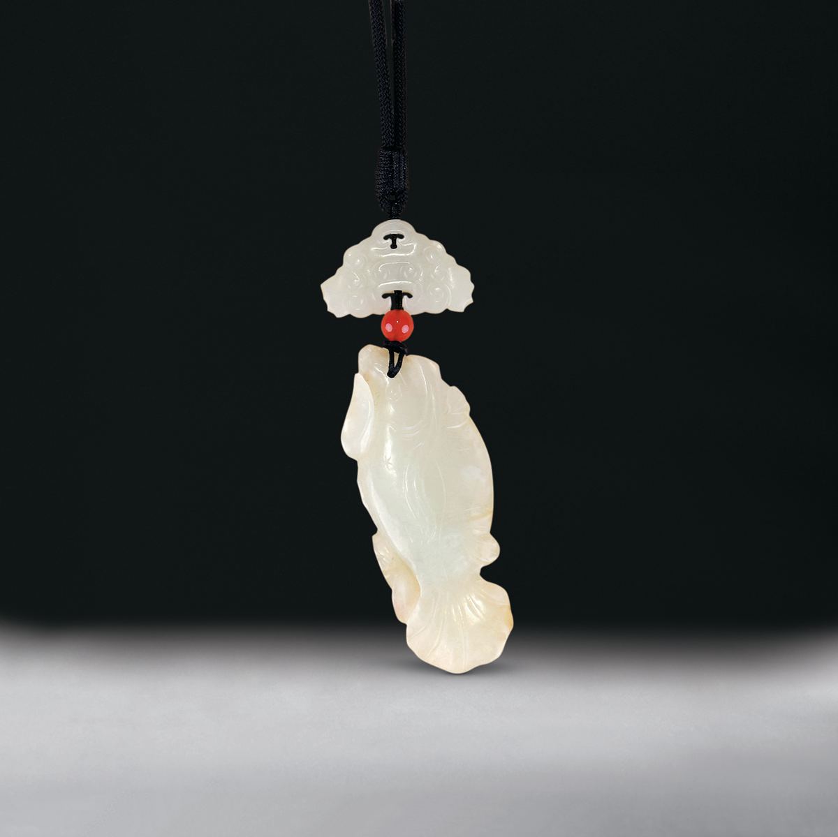 明 白玉雕吉庆有余挂坠