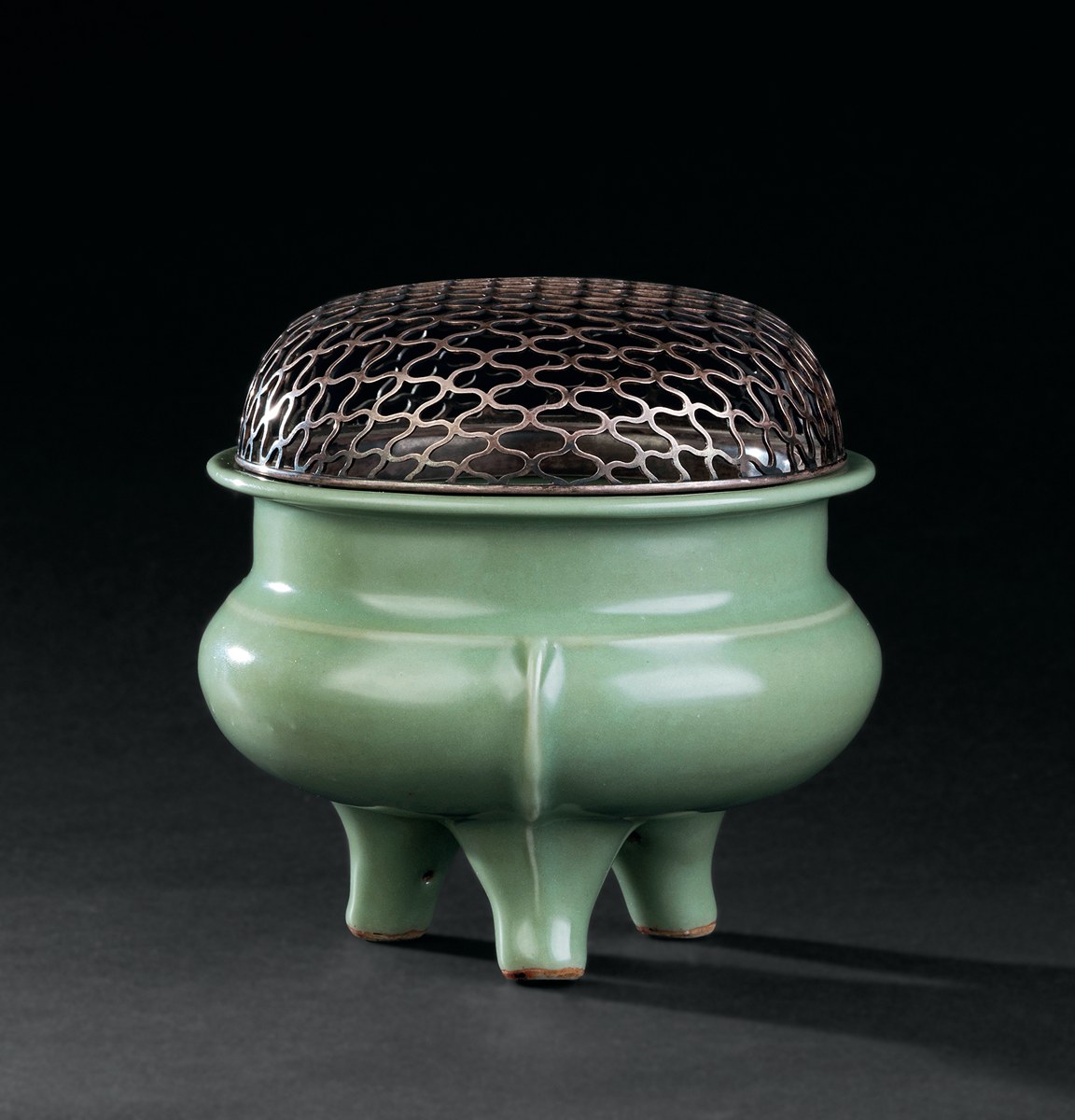 宋代(960-1279) 龙泉窑鬲式炉